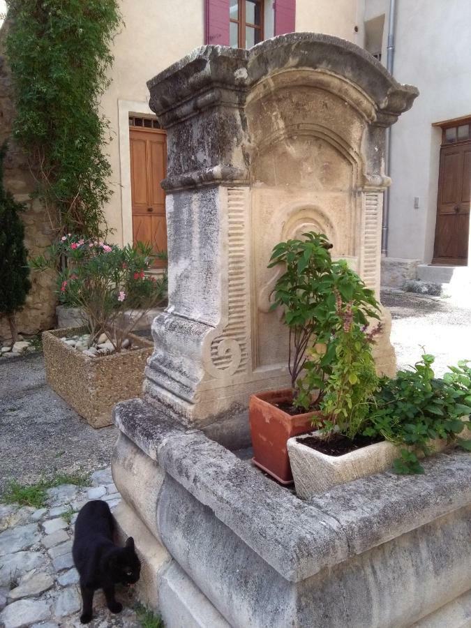 La Maison Derriere La Fontaine Buis-les-Baronnies Dış mekan fotoğraf